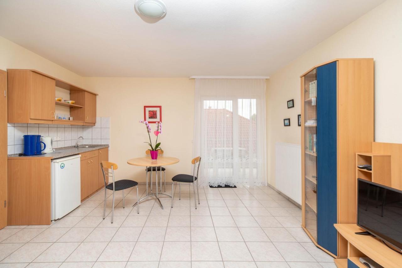 Lena Apartman ヘーヴィーズ エクステリア 写真